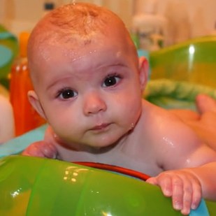 Суровый морской пехотинец сменил пол, превратившись в хрупкую женщину, и снял свою трансформацию на видео морской пехотинец сменил пол, морской пехотинец превратился в женщину, sona Avedian