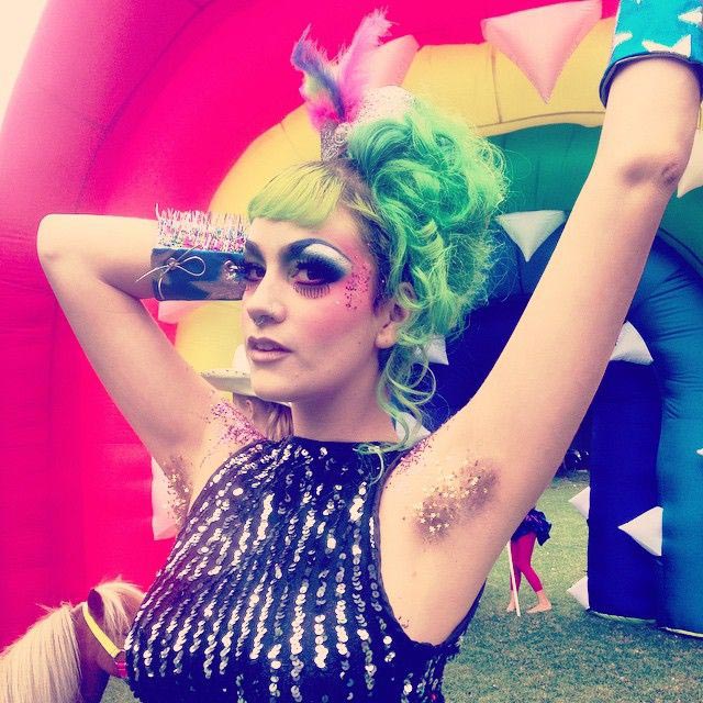 блёстки на подмышках, блёстки в подмышках, Glitter Pits