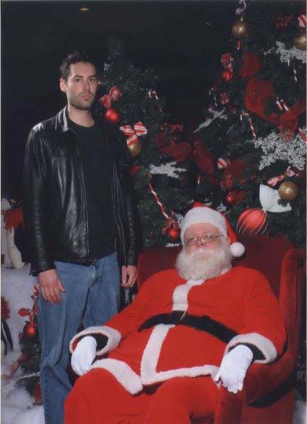 странные фото с сантой, традиция делать странные фото с сантой