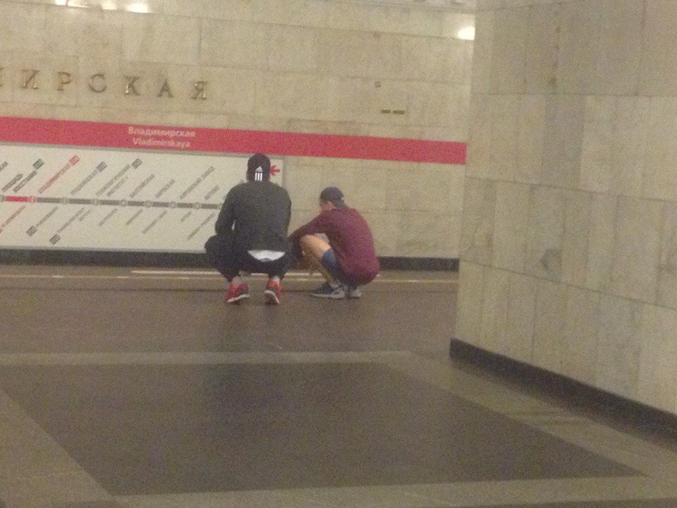 мода петербургского метро, мода метро, модники в транспорте, странные пассажиры метро 