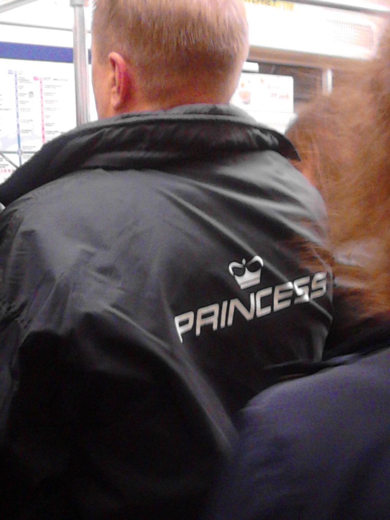 мода петербургского метро, мода метро, модники в транспорте, странные пассажиры метро 