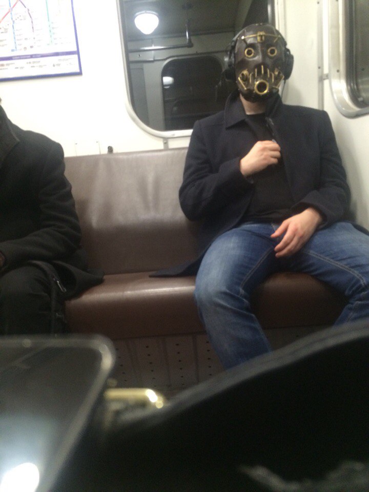 мода петербургского метро, мода метро, модники в транспорте, странные пассажиры метро 