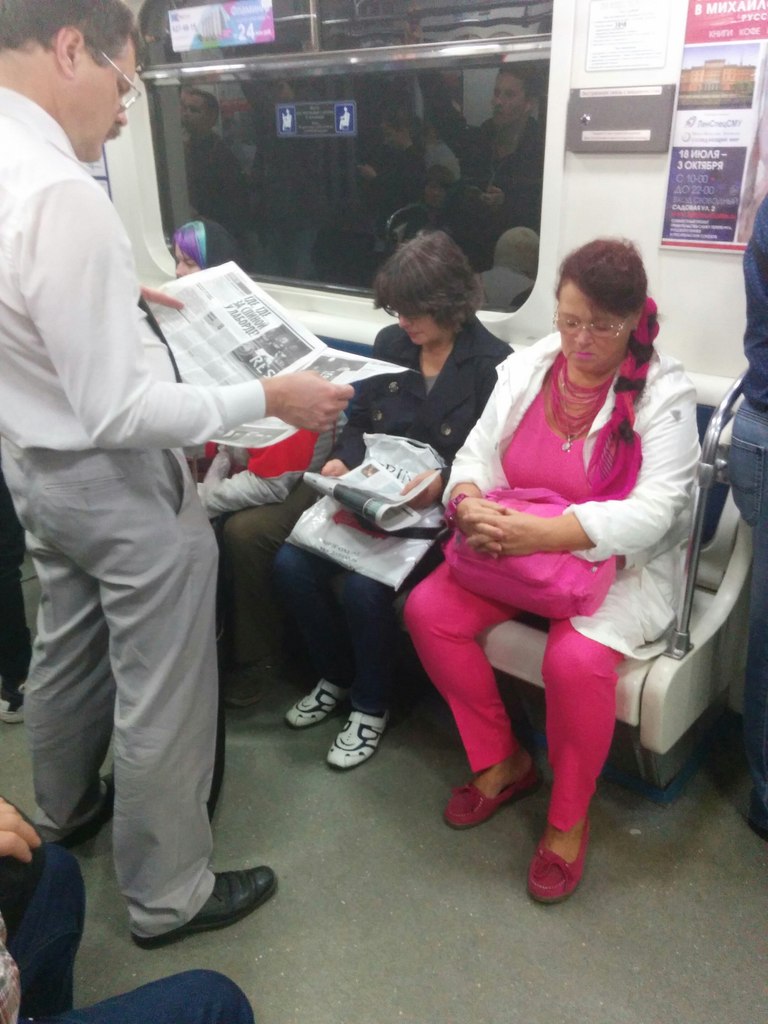 мода петербургского метро, мода метро, модники в транспорте, странные пассажиры метро 