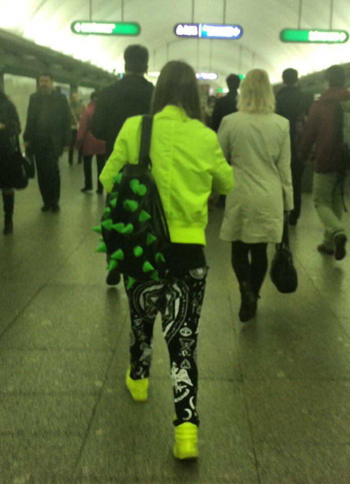 мода петербургского метро, мода метро, модники в транспорте, странные пассажиры метро 