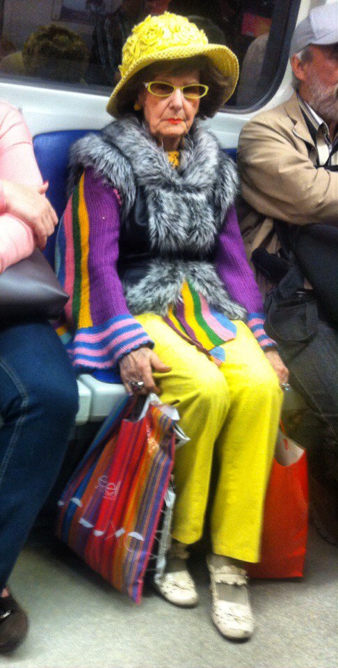 мода петербургского метро, мода метро, модники в транспорте, странные пассажиры метро 