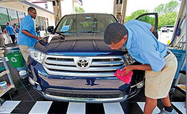 автомойка работают аутисты, отец позаботился о сыне аутисте, автомойка для аутистов, Rising Tide Car Wash, бизнес для аутистов