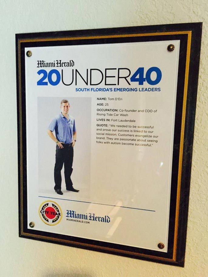 автомойка работают аутисты, отец позаботился о сыне аутисте, автомойка для аутистов, Rising Tide Car Wash, бизнес для аутистов