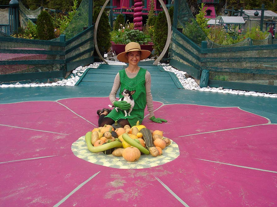 плавучий дом на воде, пара строила дом на воде 20 лет, плавучий дом из платформ, Уэйн Адамс, Кэтрин Кинг