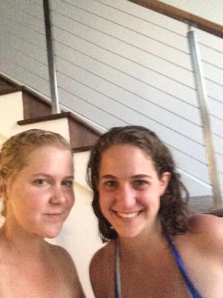 #girlyoudon'tneedmakeup, Эми Шумер, Девушки вам не нужен макияж, Girl, You Don't Need Makeup