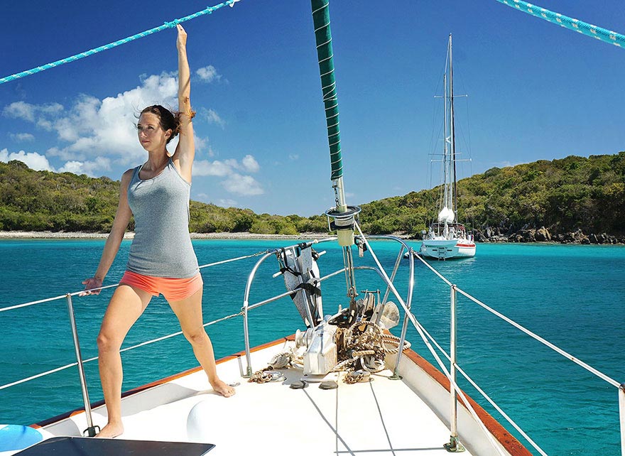 пара путешествует на яхте, пара путешествует с котом, Matt and Jessica Johnson