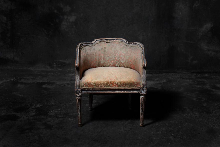 люди похожие на стулья, ожившая рухлядь, Хория Манолаке, Horia Manolache, стулья были людьми