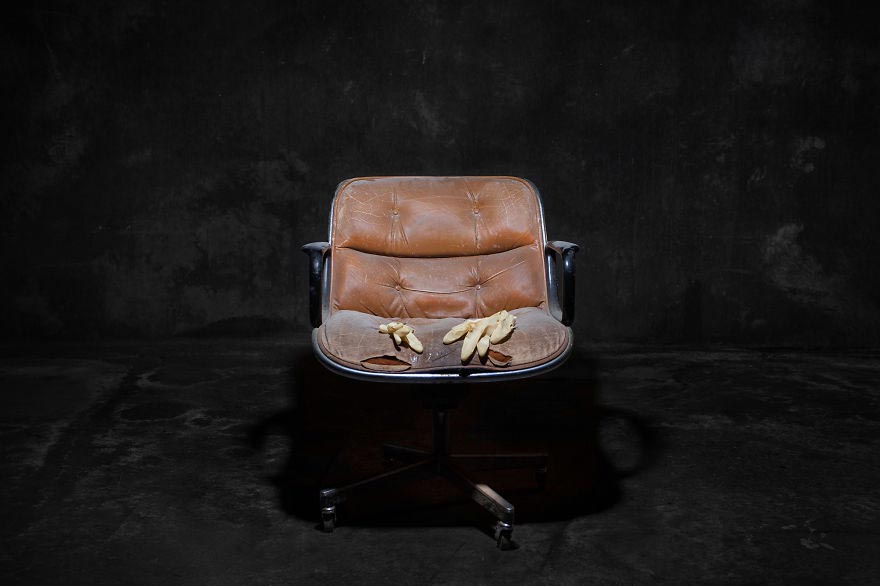 люди похожие на стулья, ожившая рухлядь, Хория Манолаке, Horia Manolache, стулья были людьми