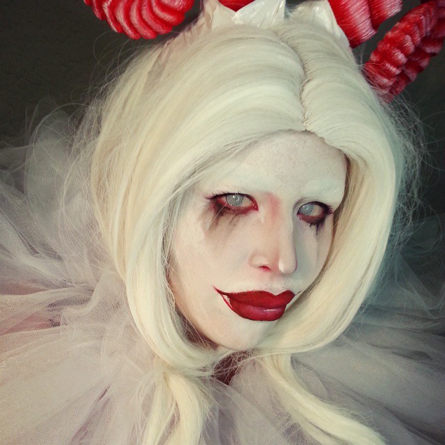 Энджи Девис – девушка способная перевоплотиться в кого угодно при помощи макияжа Энджи Девис, визажист превращает себя в монстров