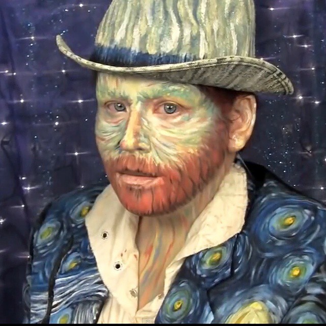 Энджи Девис – девушка способная перевоплотиться в кого угодно при помощи макияжа Энджи Девис, визажист превращает себя в монстров