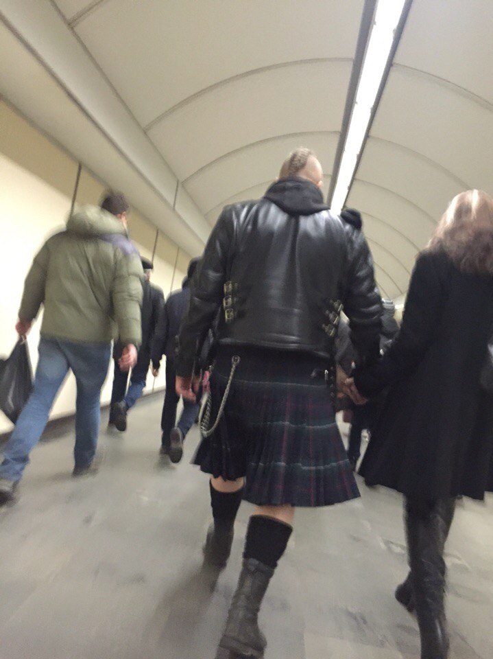 мода петербургского метро, мода метро, модники в транспорте, странные пассажиры метро 