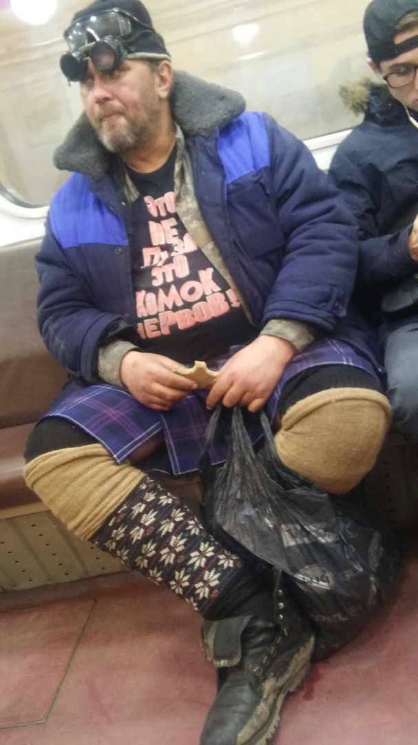 мода петербургского метро, мода метро, модники в транспорте, странные пассажиры метро 