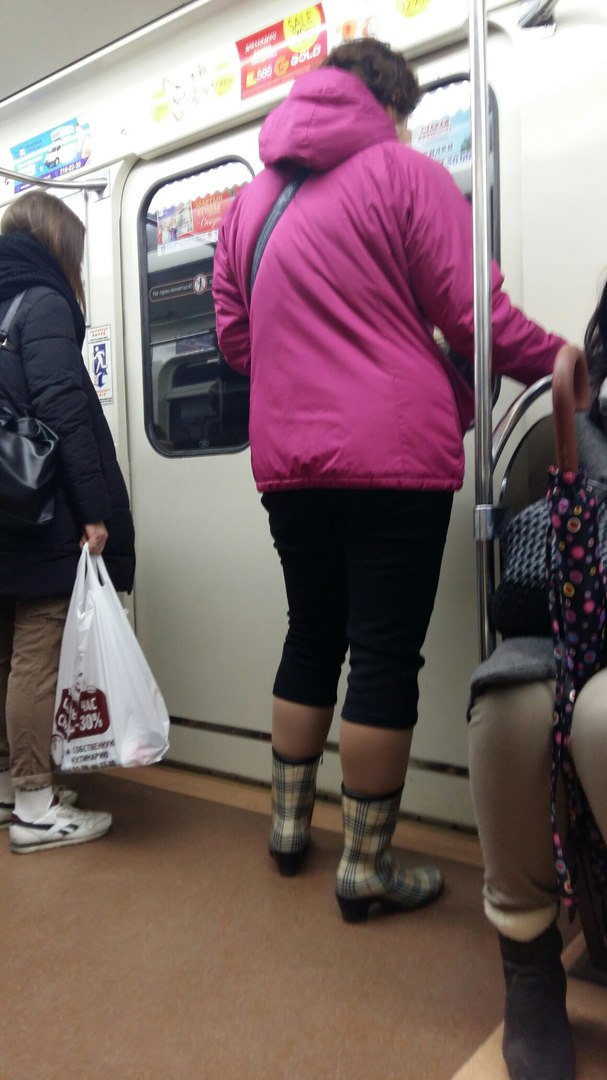 мода петербургского метро, мода метро, модники в транспорте, странные пассажиры метро 