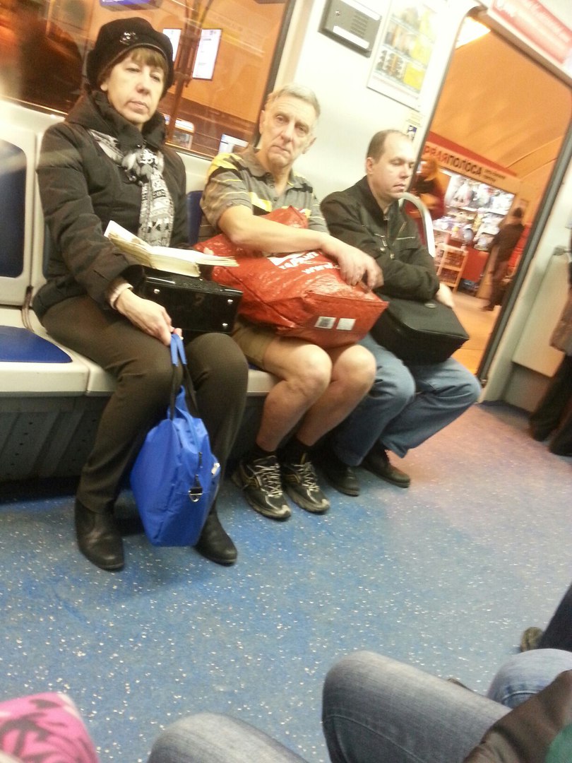 мода петербургского метро, мода метро, модники в транспорте, странные пассажиры метро 