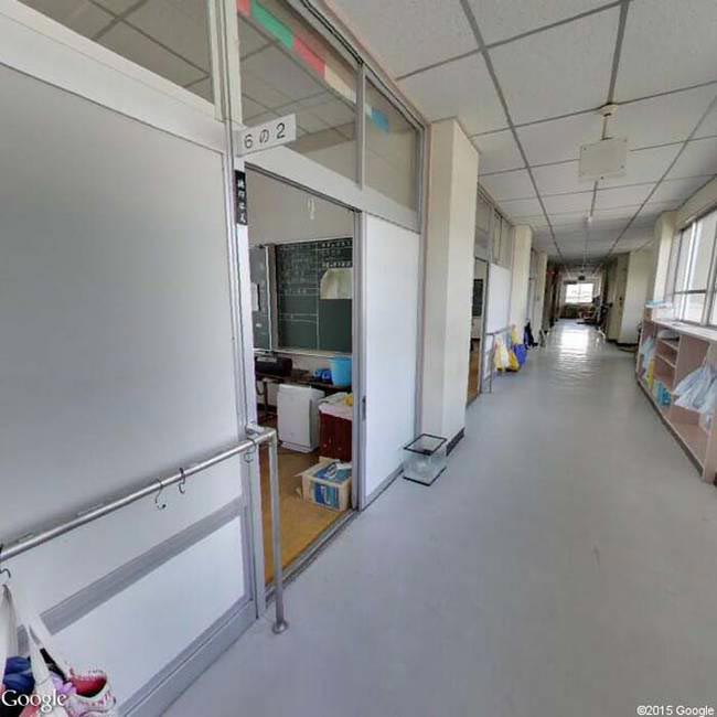 заброшенная школа в Намиэ, заброшенная японская школа, внутри школы Намиэ, внутри школы после Фукусимы