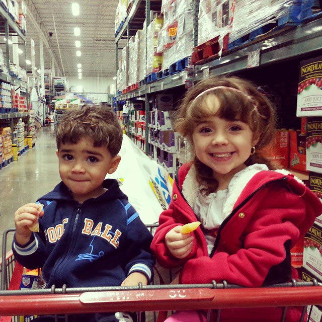 16 гениальных способов, которые помогут отвлечь вашего ребёнка в магазине чем занять ребёнка в магазине, как отвлечь ребёнка в магазине