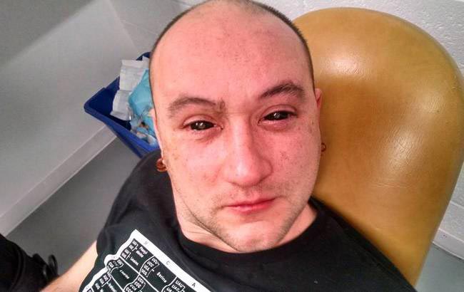 Настоящие биохакеры: теперь люди могут изменять свои глаза, чтобы лучше видеть в темноте Хлорин е6, Chlorin e6, СЕ6, улучшить ночное зрение, позволяет видеть в темноте, Габриэль Лисина, Gabriel Licina, эксперимент улучшение ночного зрения