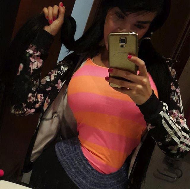 Алера Авендаро, Aleira Avendaro, Алера Авендаро талия, модель носит корсет для талии