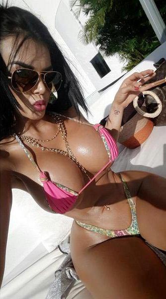 Алера Авендаро, Aleira Avendaro, Алера Авендаро талия, модель носит корсет для талии