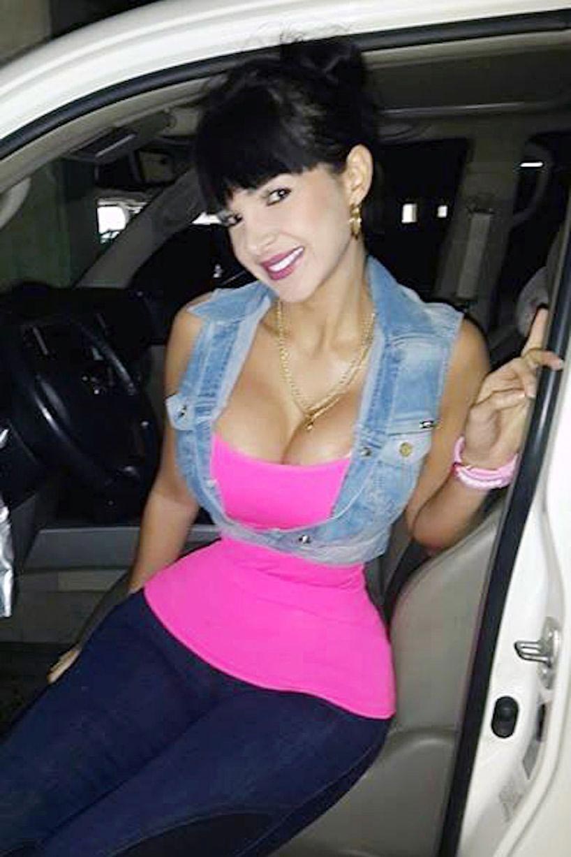 Алера Авендаро, Aleira Avendaro, Алера Авендаро талия, модель носит корсет для талии