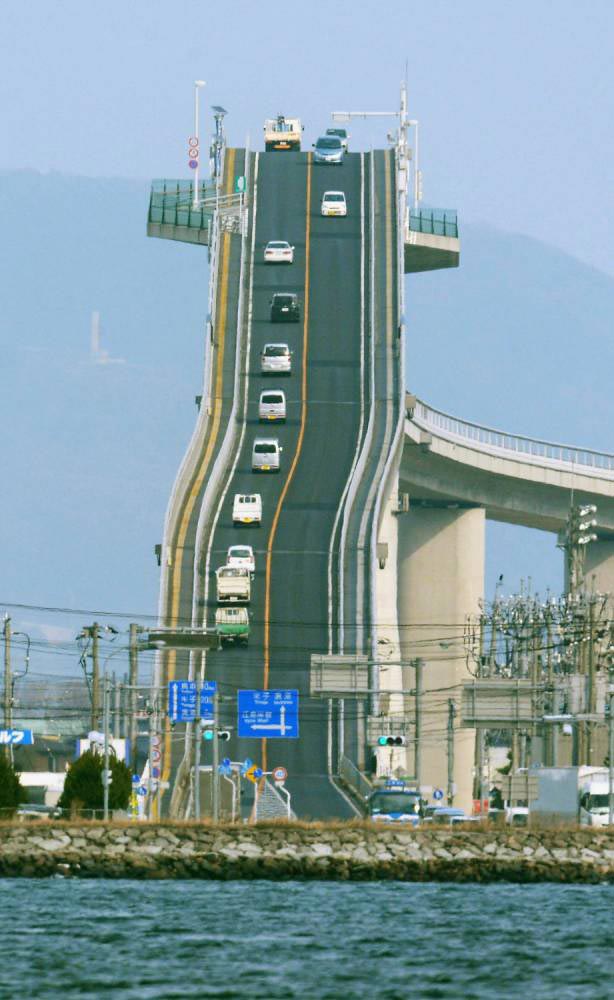 Стеклянный мост в японии фото
