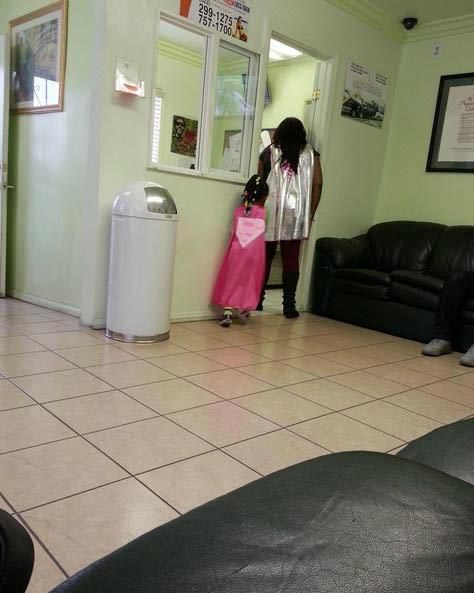 Веселые родители, которые покажут вам как надо отрываться и троллить своих детей родители отрываются, родители троллят детей, родители шутят над детьми, родители тролли