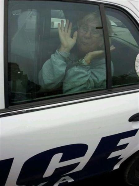 Веселые родители, которые покажут вам как надо отрываться и троллить своих детей родители отрываются, родители троллят детей, родители шутят над детьми, родители тролли