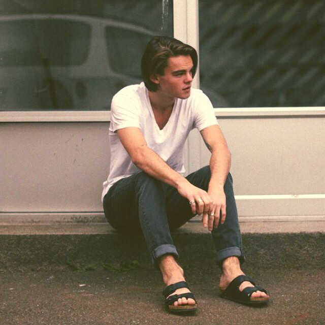  парень выглядит как молодой Леонардо Ди Каприо, двойник Леонардо Ди Каприо