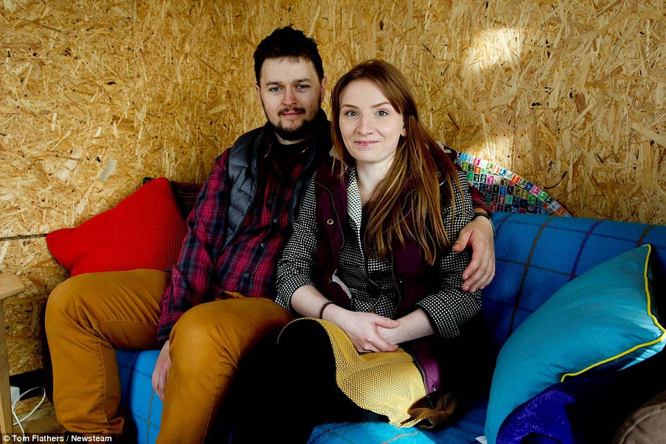 построили дом за 1500 долларов, дешевый маленький дом своими руками, крошечный дом своими руками