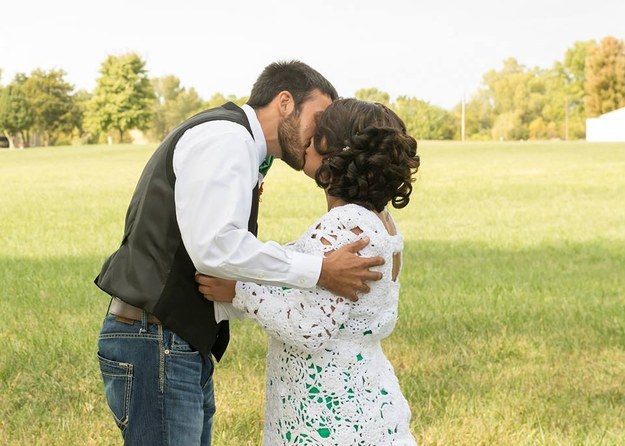 Невеста связала крючком свадебное платье, невеста связала платье за 8 месяцев