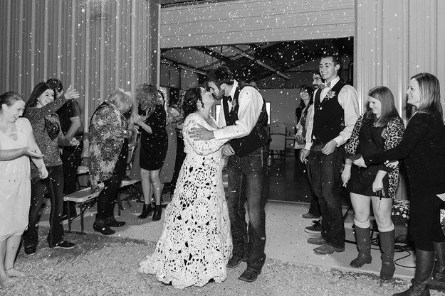 Невеста связала крючком свадебное платье, невеста связала платье за 8 месяцев