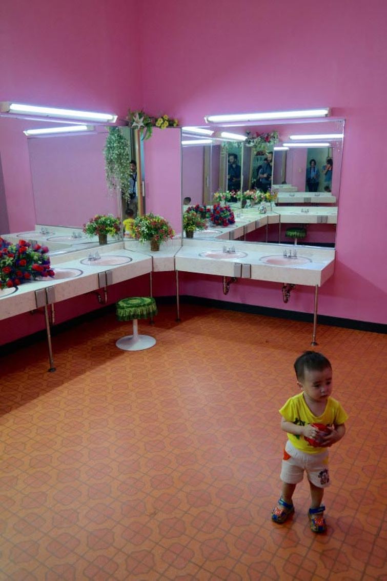 North Korean Interiors, Северокорейские интерьеры, Оливер Уэйнрайт, Oliver Wainwright