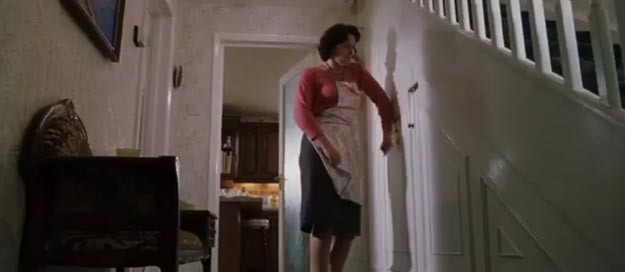 превратила чулан в комнату Гарри Поттера, чулан под лестницей в комнату Гарри Поттера