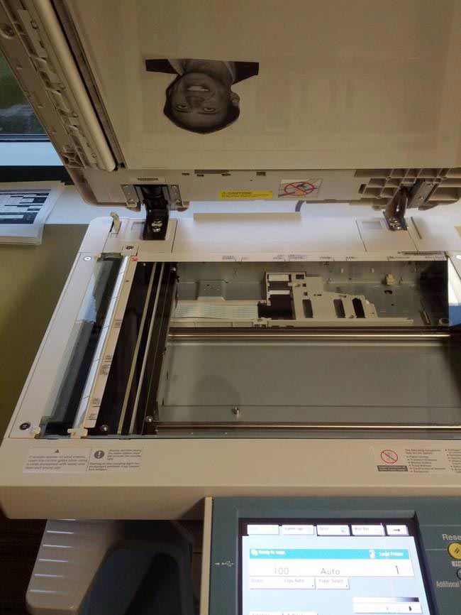 офисные приколы, офисные розыгрыши, розыгрыши в офисе, превращение офиса в 