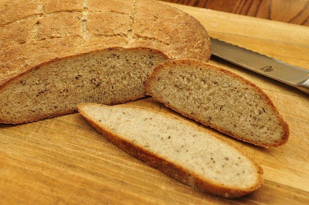 Как сделать из черствого хлеба свежий
