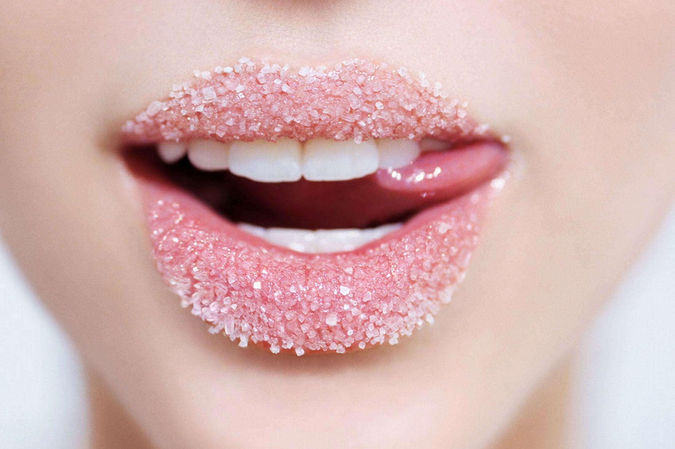 Твои снежинки на губах. Сахарные губы. Красивые губки. Женские губы.