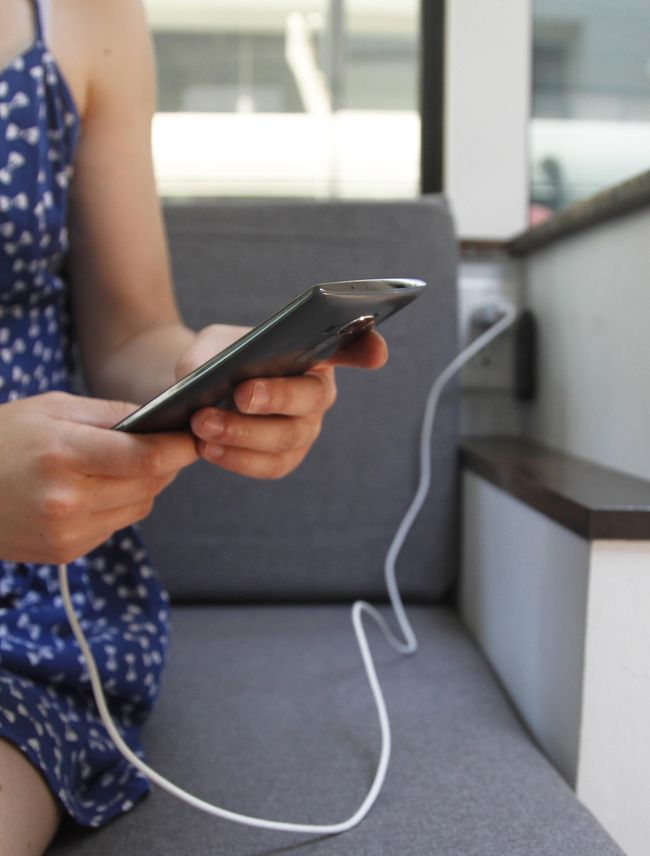 школьный автобус в дом на колесах, превратили автобус в дом на колесах, преобразование автобуса в дом на колесах