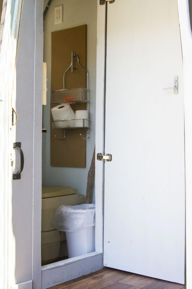 школьный автобус в дом на колесах, превратили автобус в дом на колесах, преобразование автобуса в дом на колесах