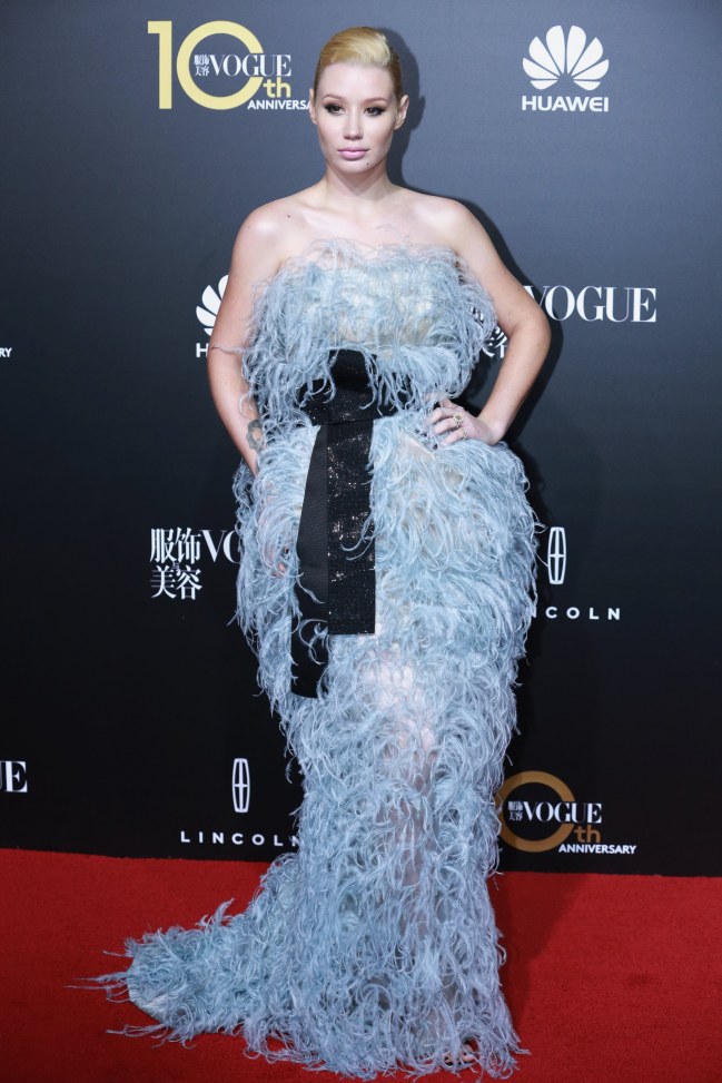 нелепые наряды звёзд, безвкусные наряды знаменитостей