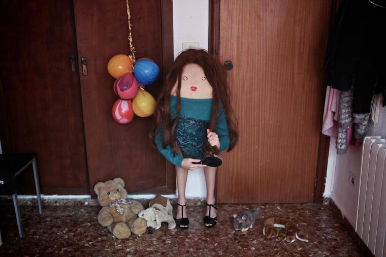 Secret Friends, AnaHell, моделей попросили нагнуться, модели нагнулись