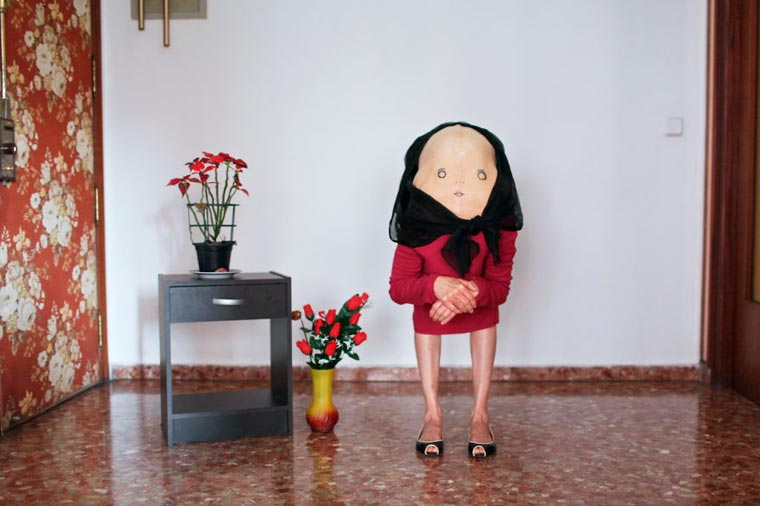 Secret Friends, AnaHell, моделей попросили нагнуться, модели нагнулись