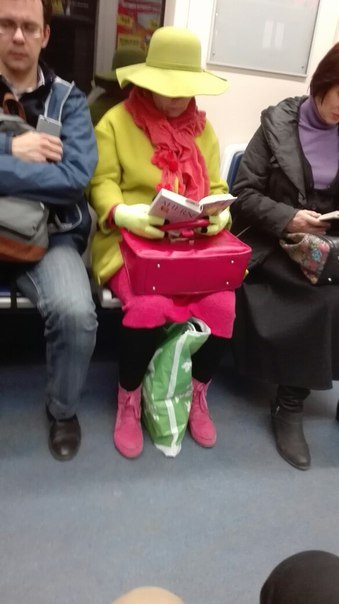 мода петербургского метро, мода метро, модники в транспорте, странные пассажиры метро 