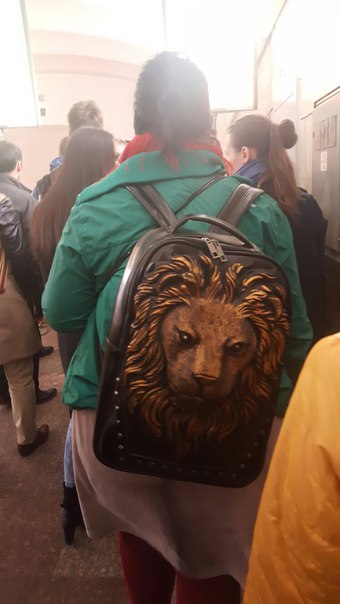 мода петербургского метро, мода метро, модники в транспорте, странные пассажиры метро 