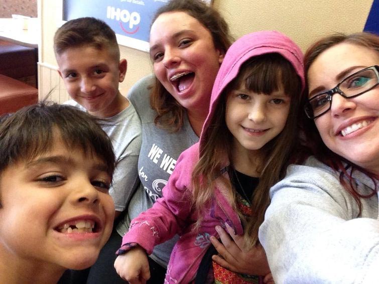 дань памяти девочка умерла от рака, 7-летняя девочка умерла от рака мозга, история болезни девочка рак мозга