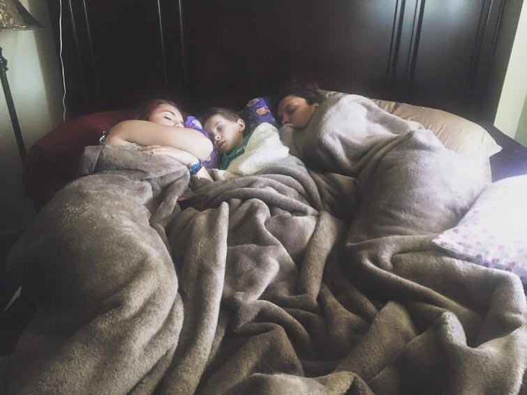 дань памяти девочка умерла от рака, 7-летняя девочка умерла от рака мозга, история болезни девочка рак мозга