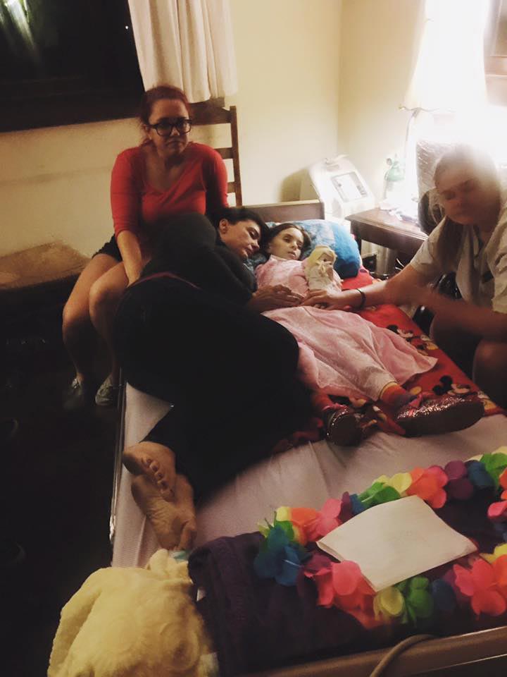 дань памяти девочка умерла от рака, 7-летняя девочка умерла от рака мозга, история болезни девочка рак мозга